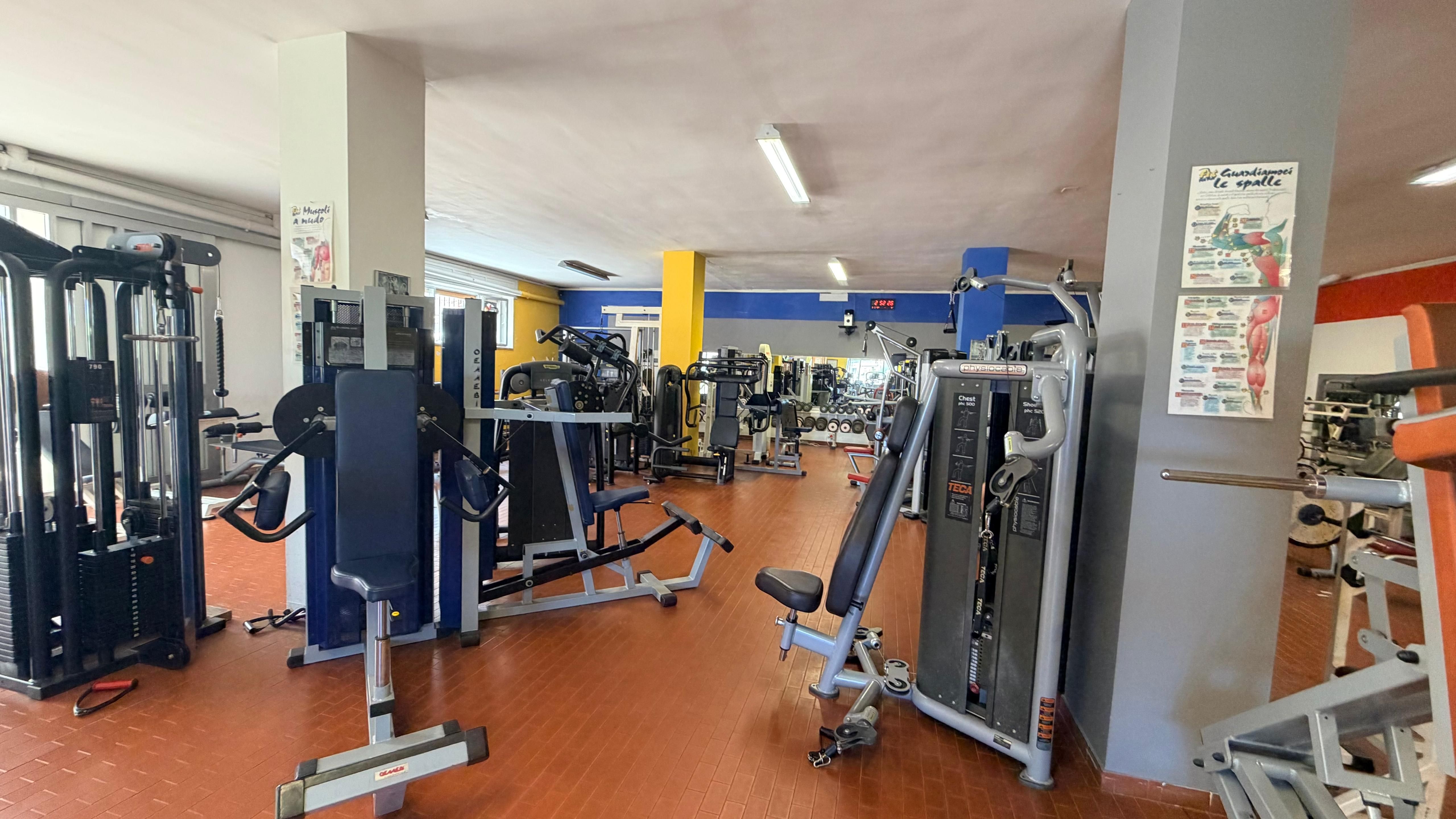 Panoramica della sala pesi di ASD Athena a Maglie